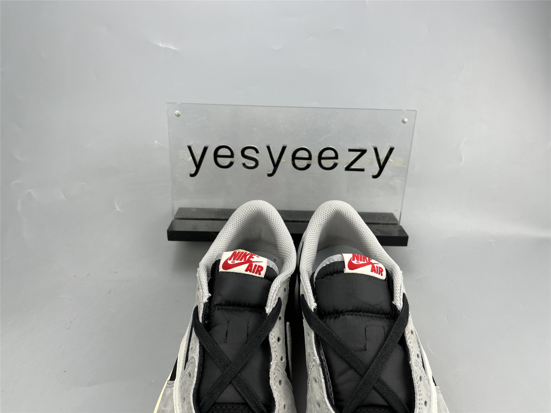 UA TRAVIS SCOTT X AIR JORDAN 1 LOW