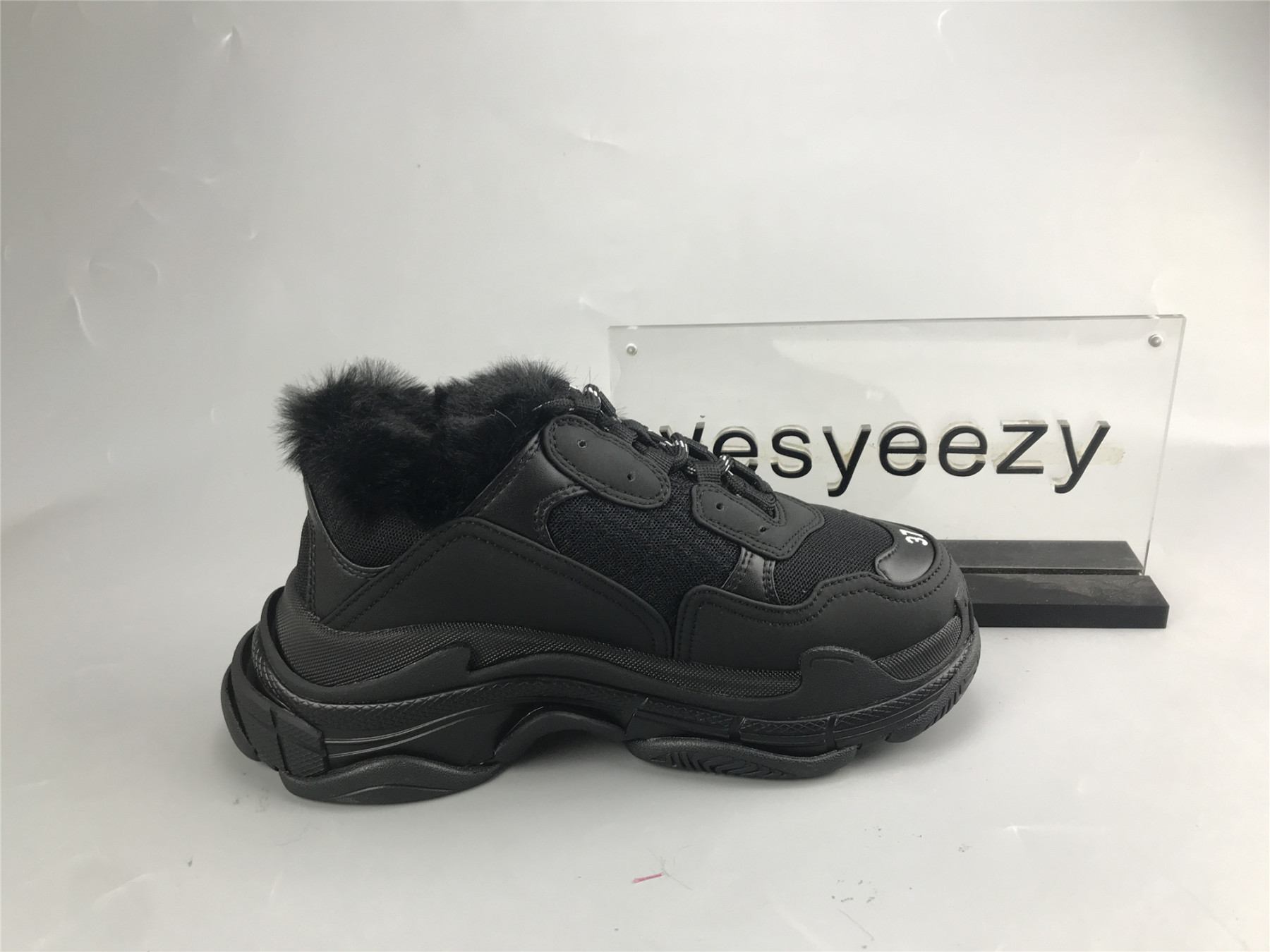 UA TRIPLE S SNEAKER FUR BLACK