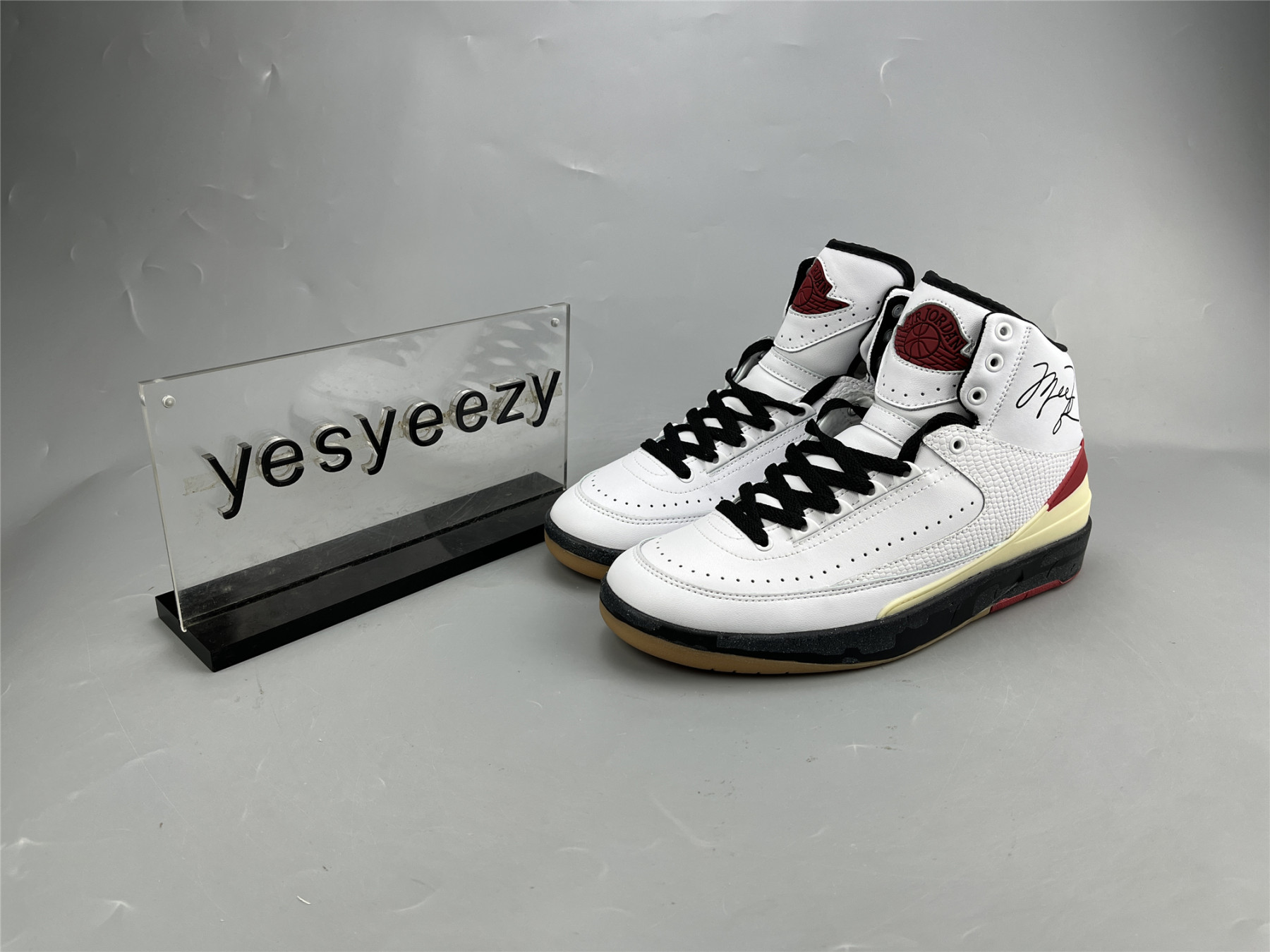 UA OFF WHITE X AIR JORDAN 2 LOW SP RED WHITE