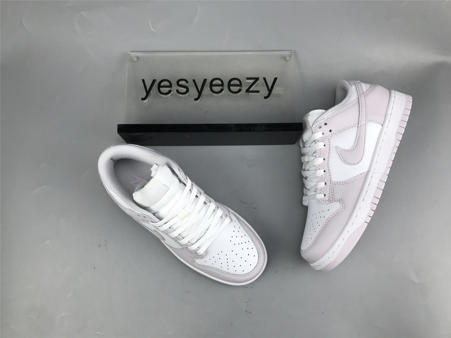 UA NIKE WMNS DUNK LOW 