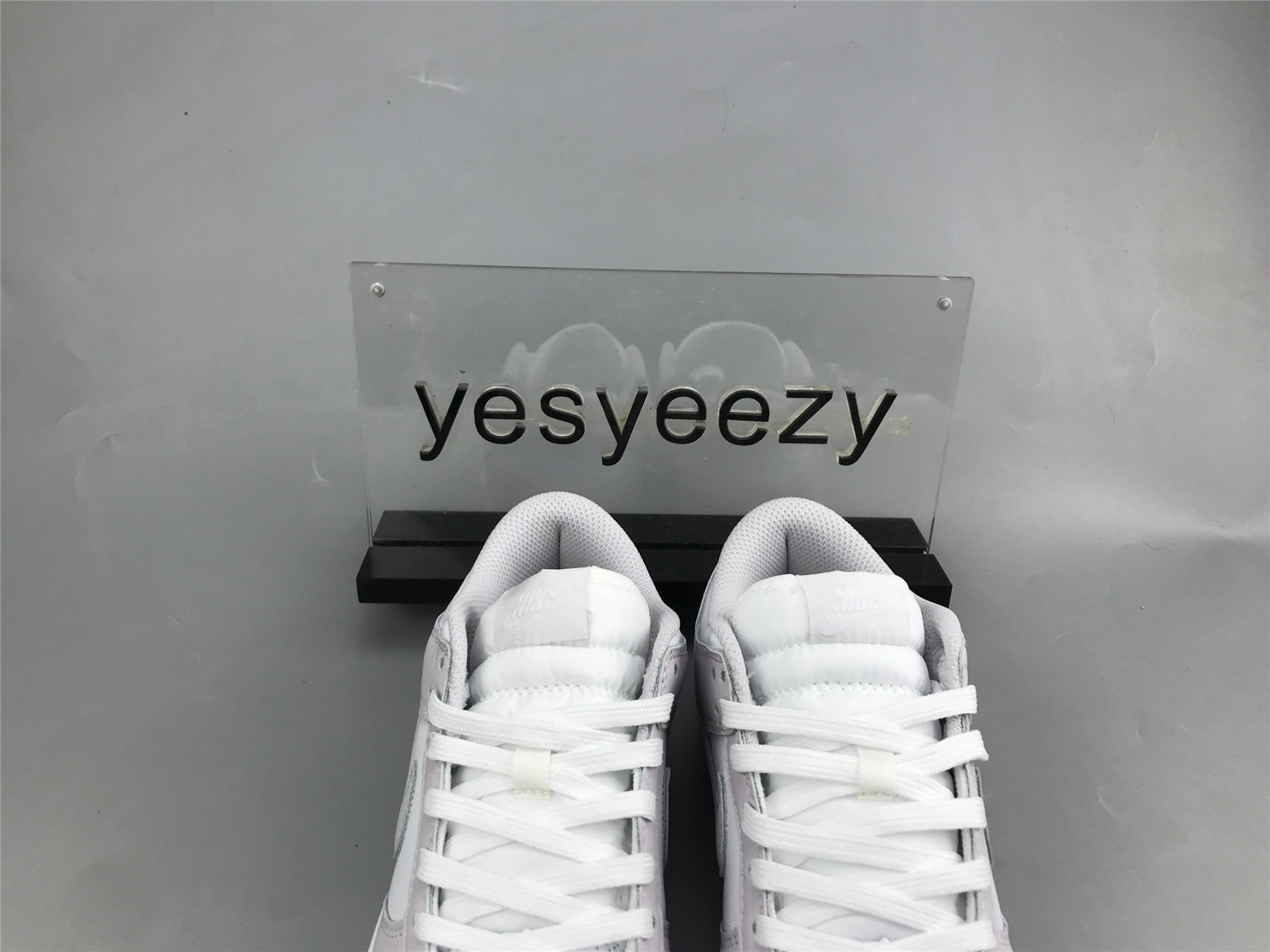 UA NIKE WMNS DUNK LOW 