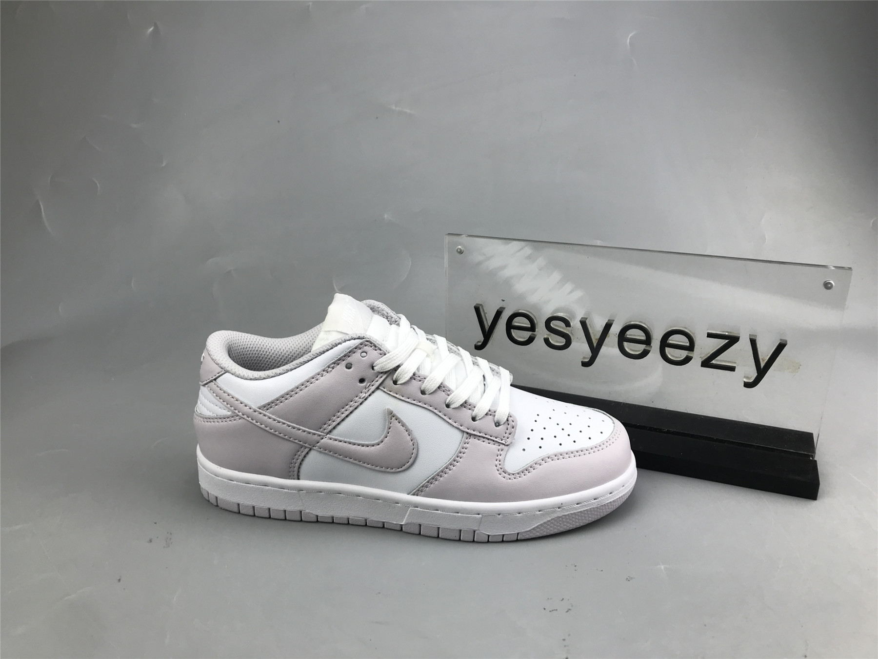 UA NIKE WMNS DUNK LOW 