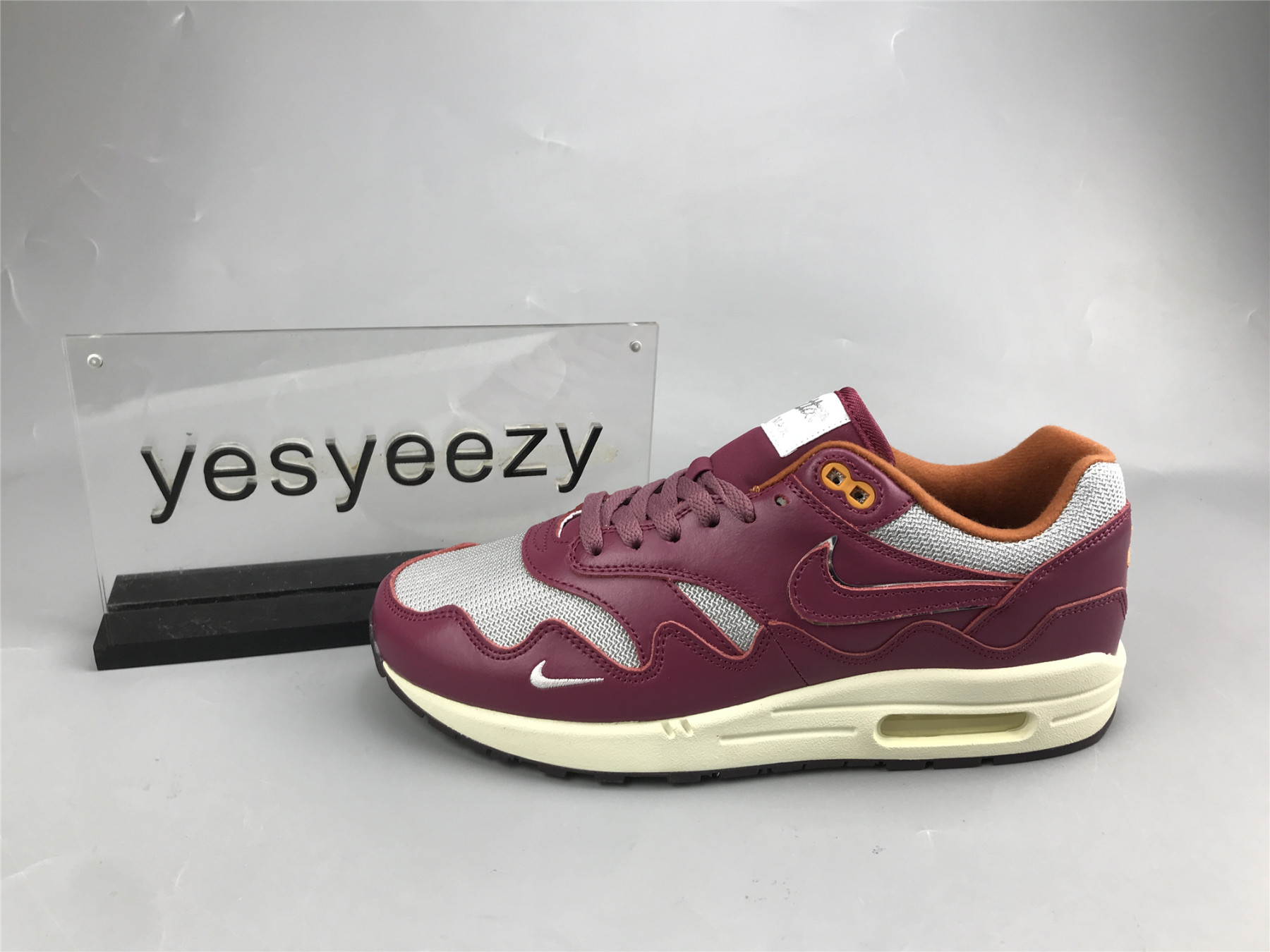 UA NIKE PATTA X AIR MAX 1 