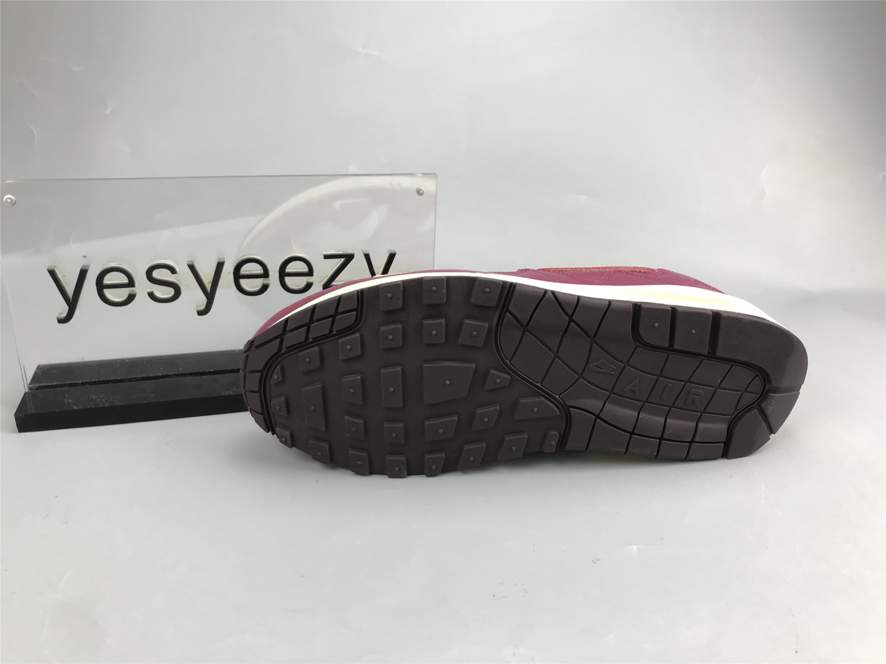 UA NIKE PATTA X AIR MAX 1 