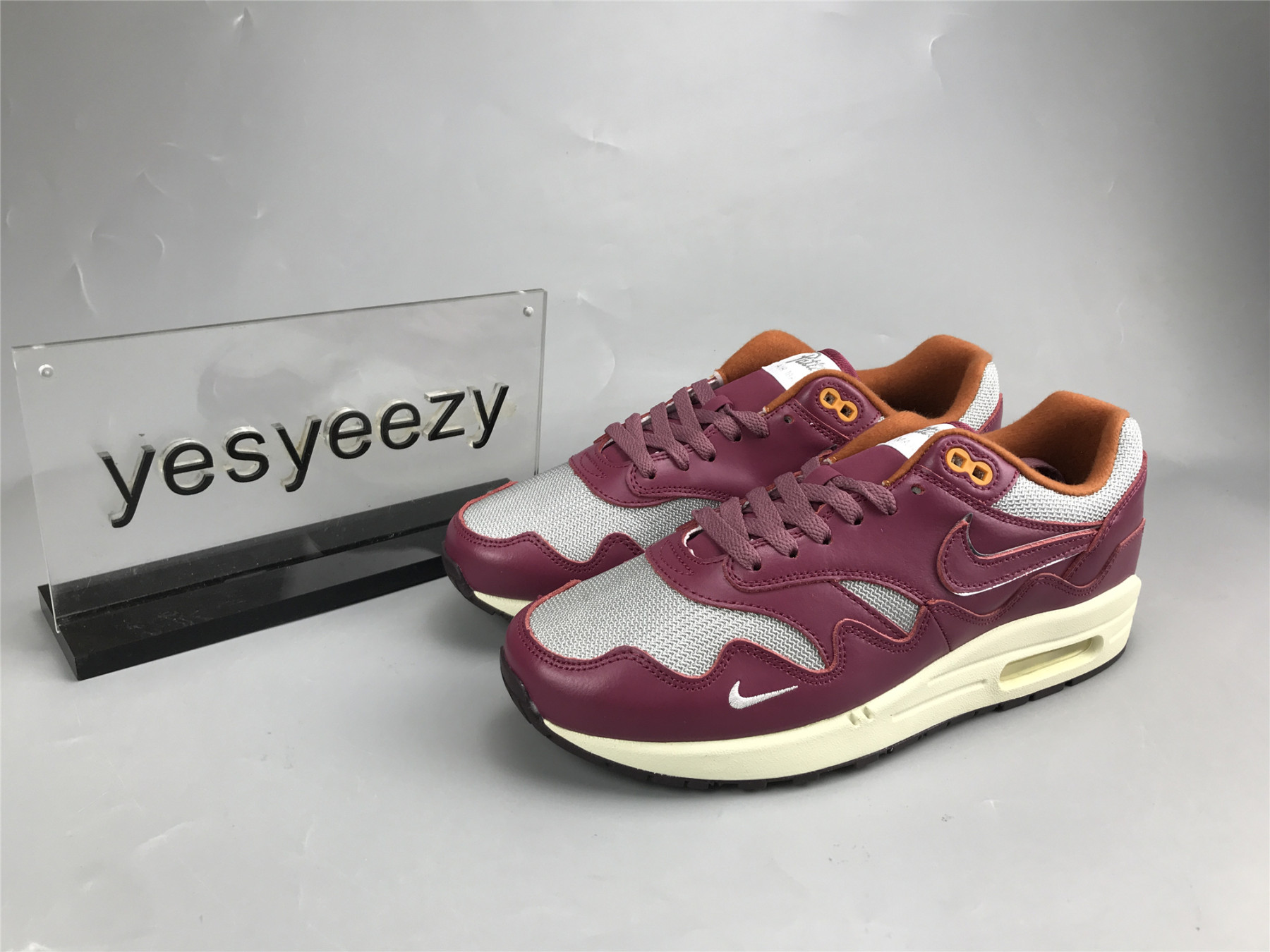 UA NIKE PATTA X AIR MAX 1 