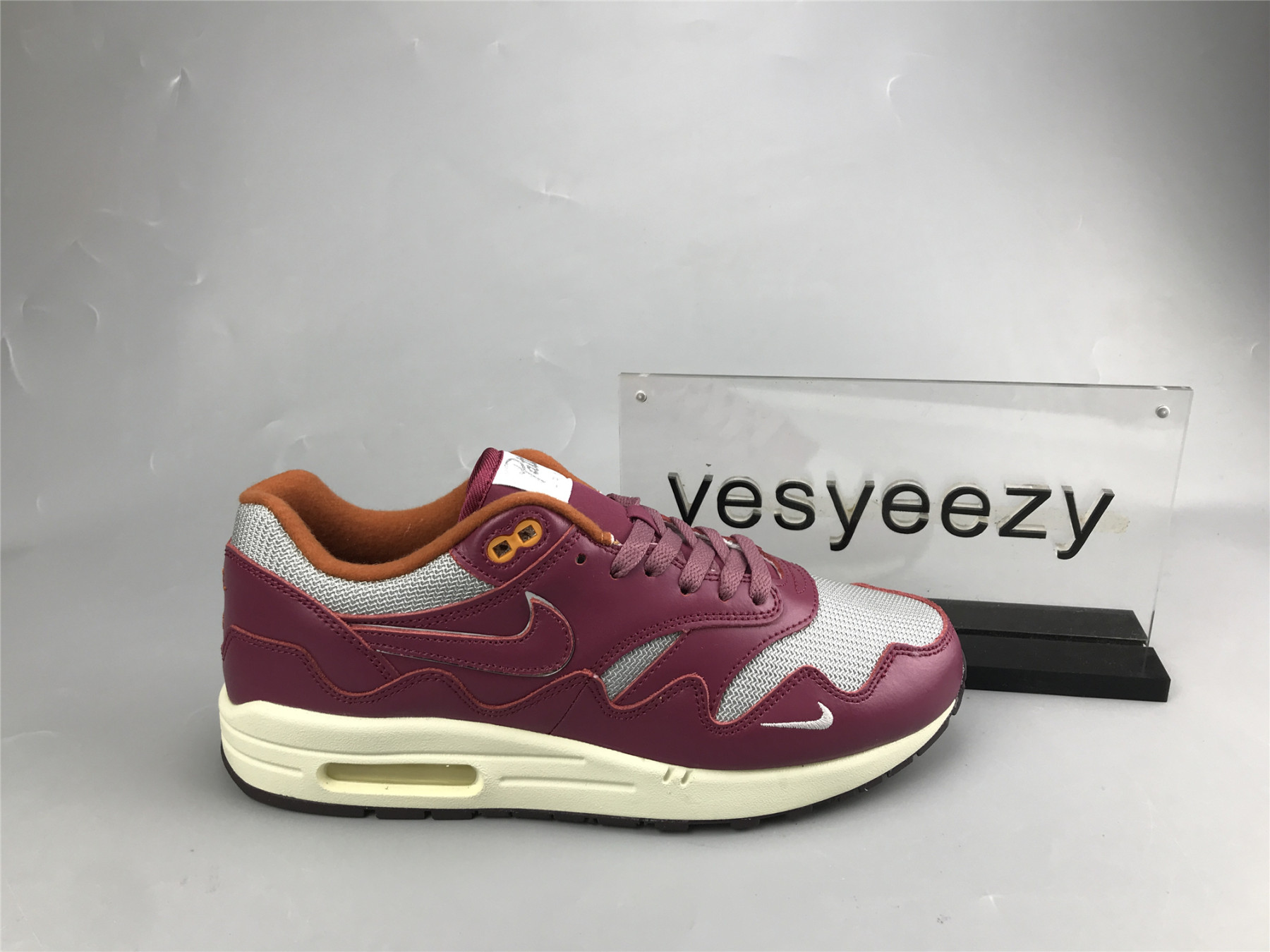 UA NIKE PATTA X AIR MAX 1 