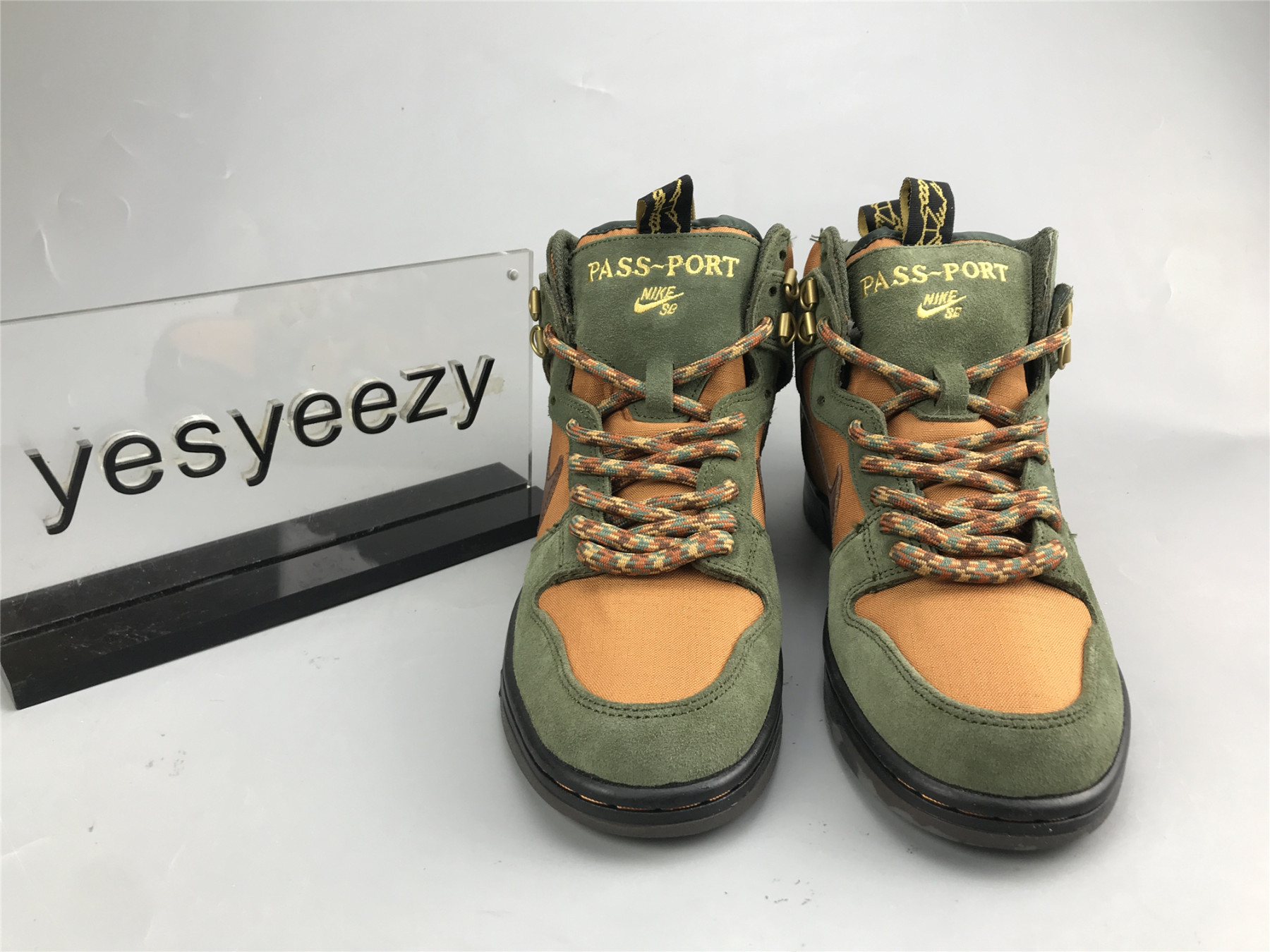 UA PASS~PORT X NIKE SB DUNK HIGH â€œWORKBOOTâ€