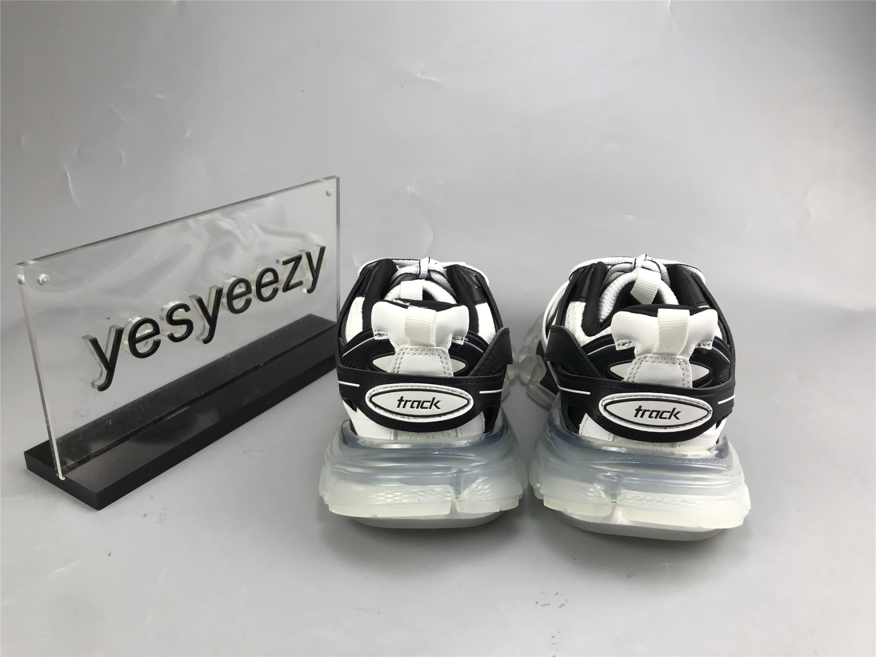UA TRACK CLEAR SOLE WHITE BLACK