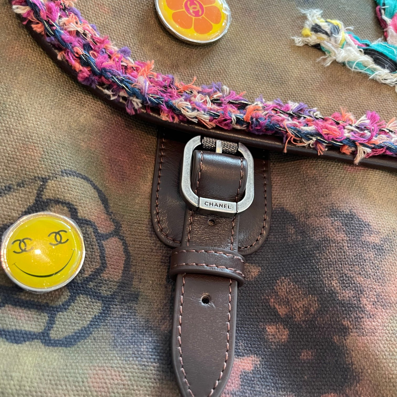 Ch**el On the Pavements Messenger Graffiti Washed Toile Bag 42x30x13cm