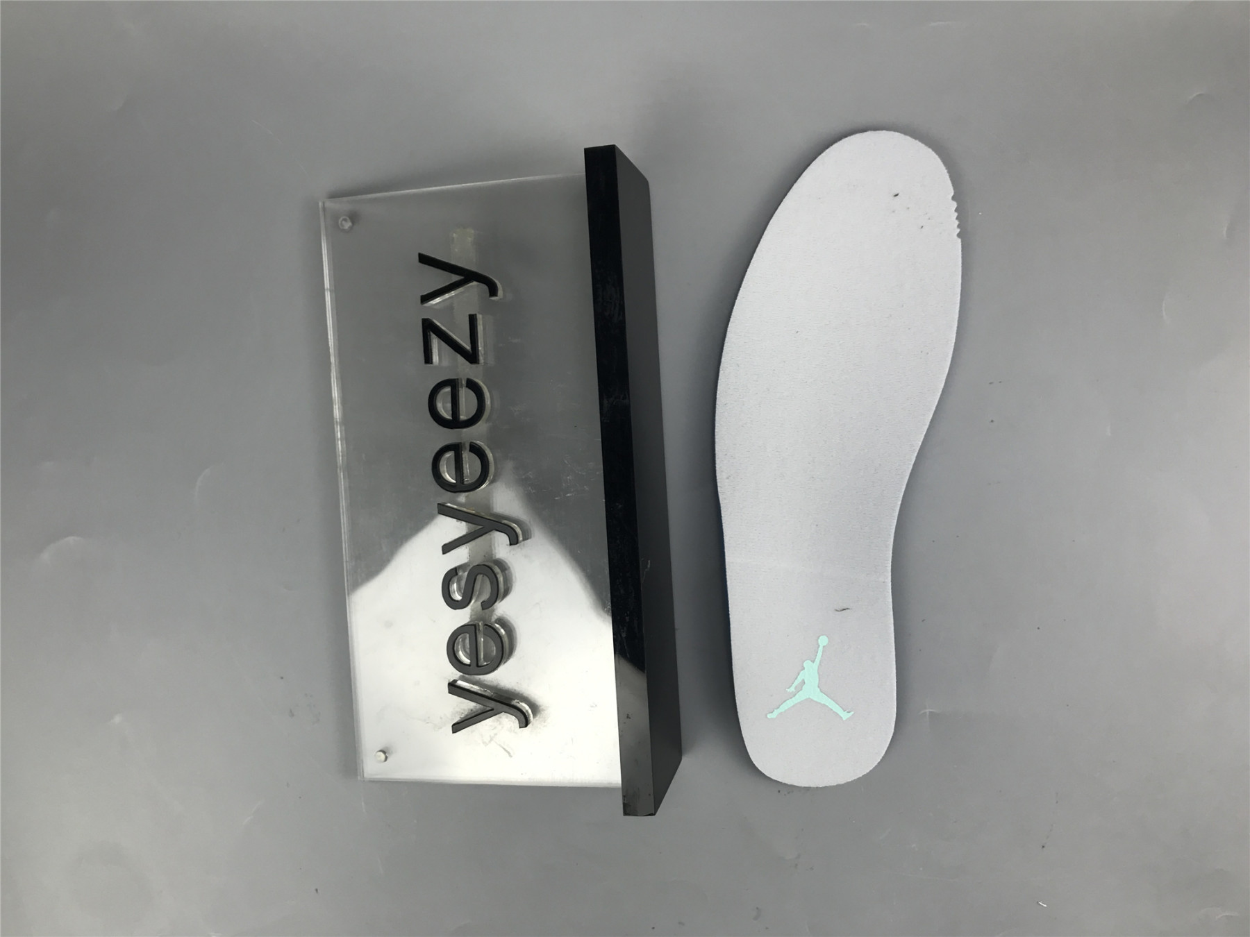 UA WMNS AIR JORDAN 6 RETRO 