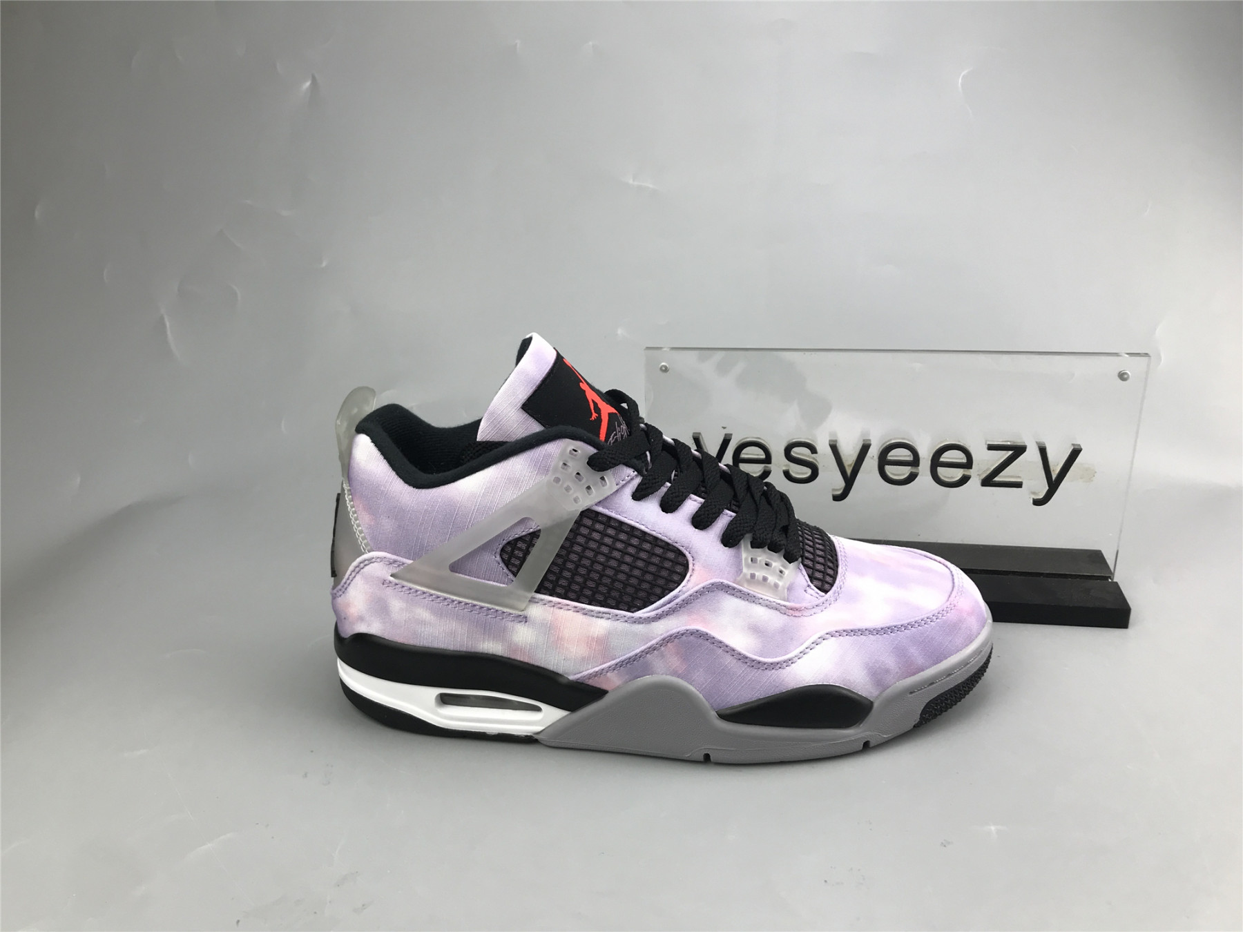 UA AIR JORDAN 4 RETRO 