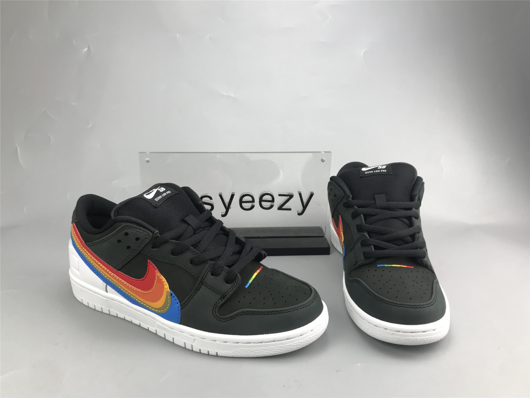 UA NIKE POLAROID X DUNK LOW SB