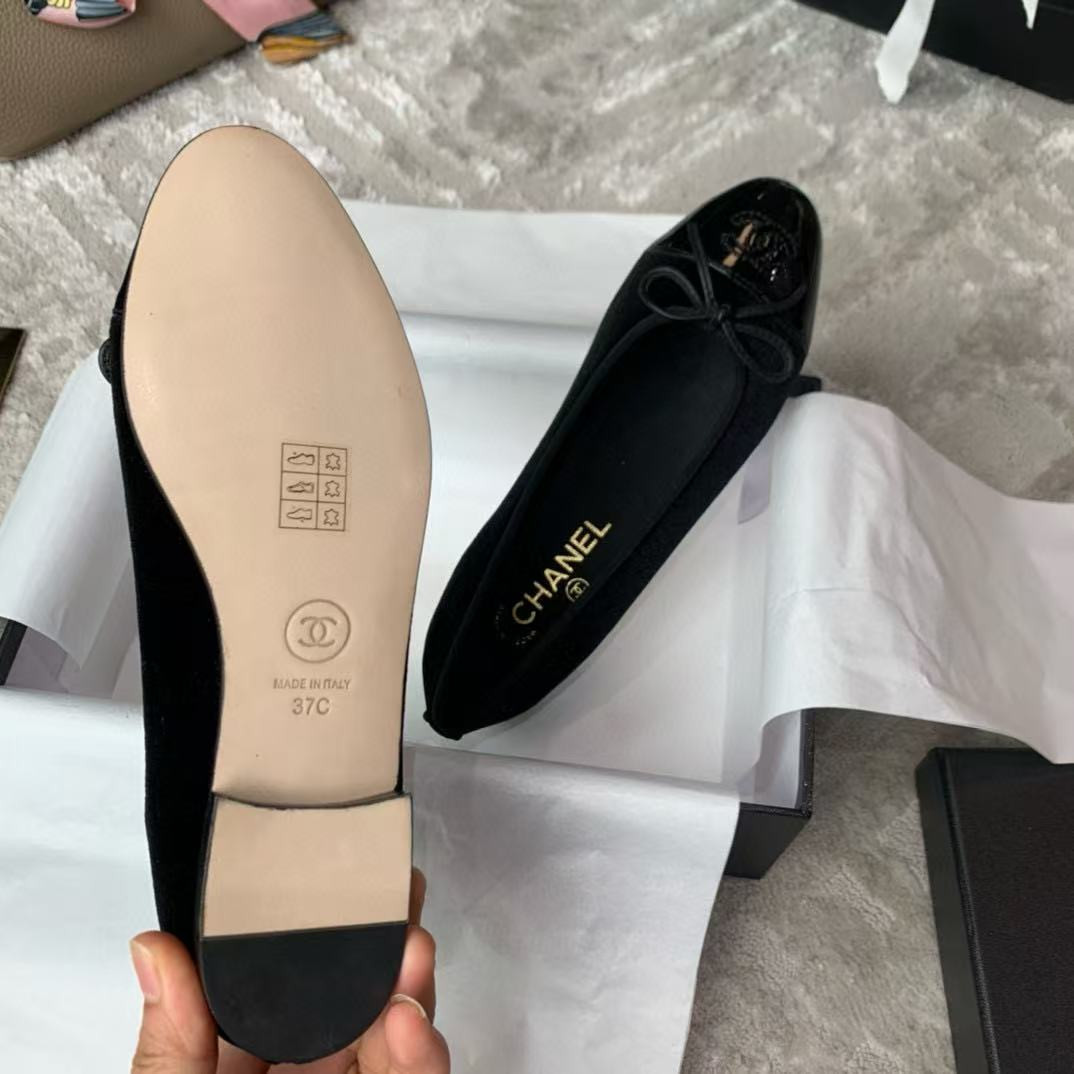 UA Ch**el BALLET FLATS