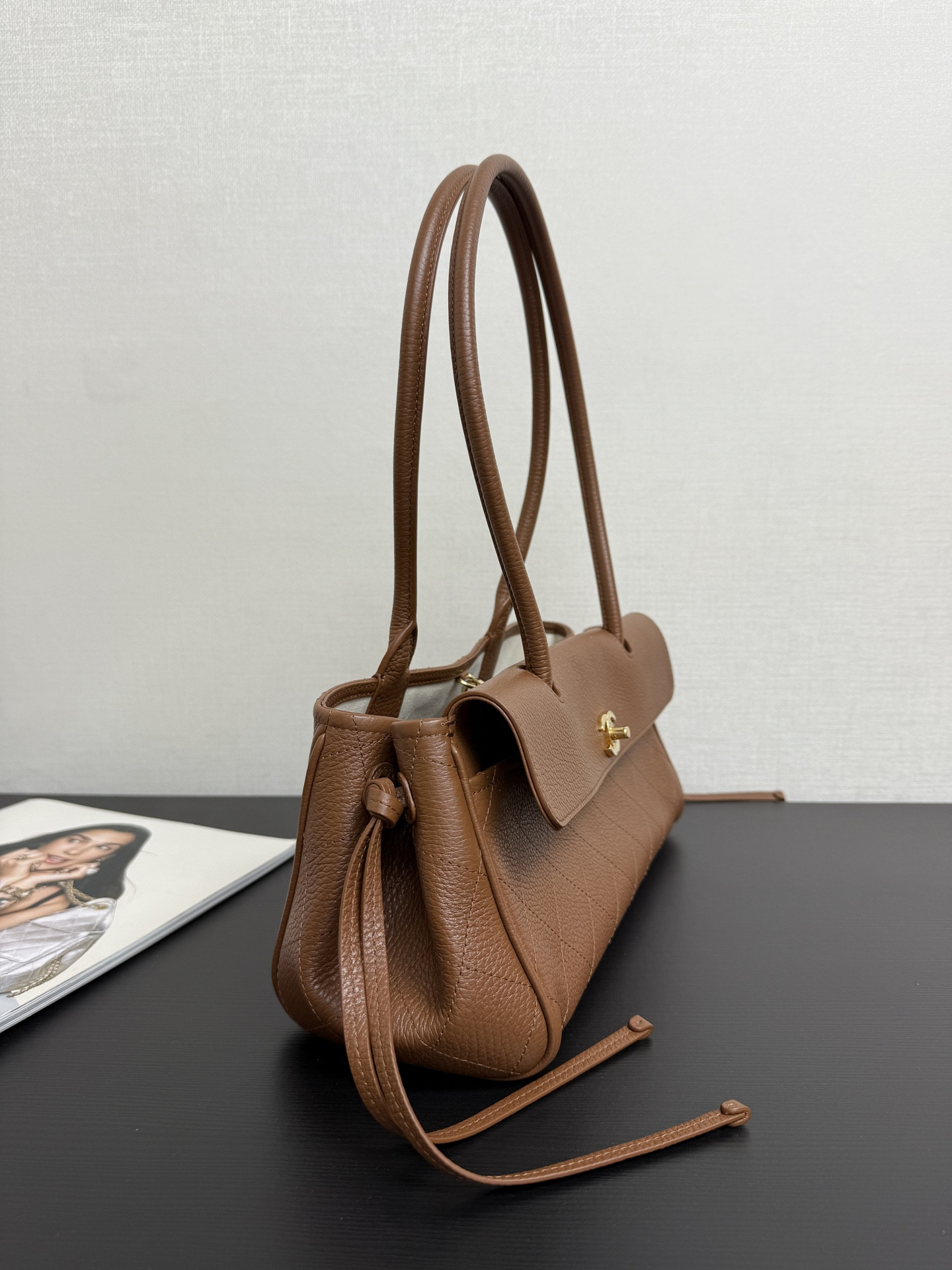 Ch**el small tote as6288 15x31x12cm