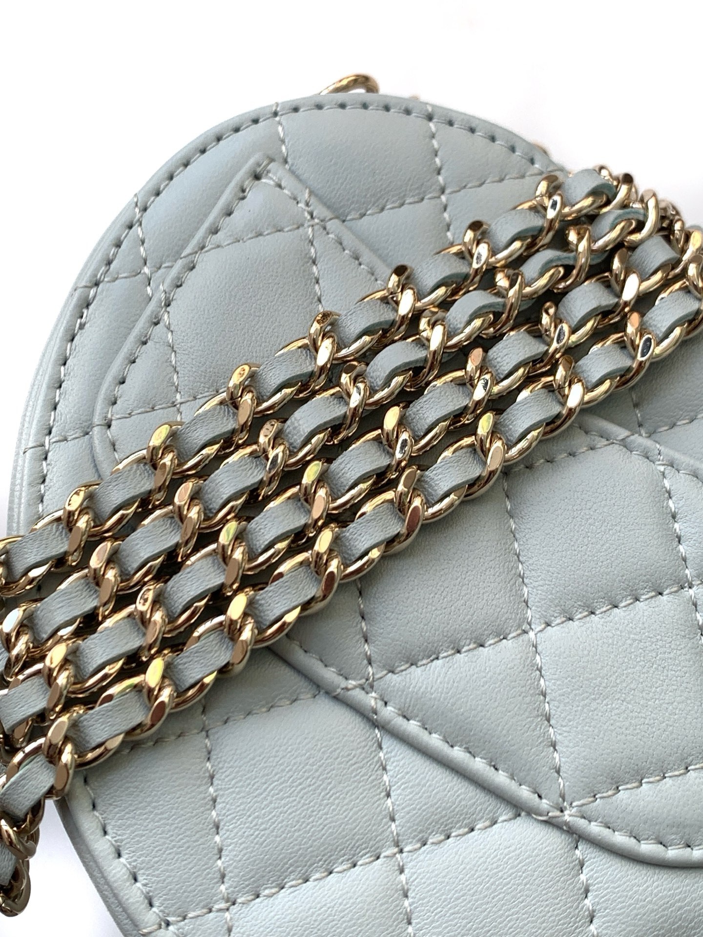 Ch**el mini 22s heart clutch with chain 12x13x5.5cm