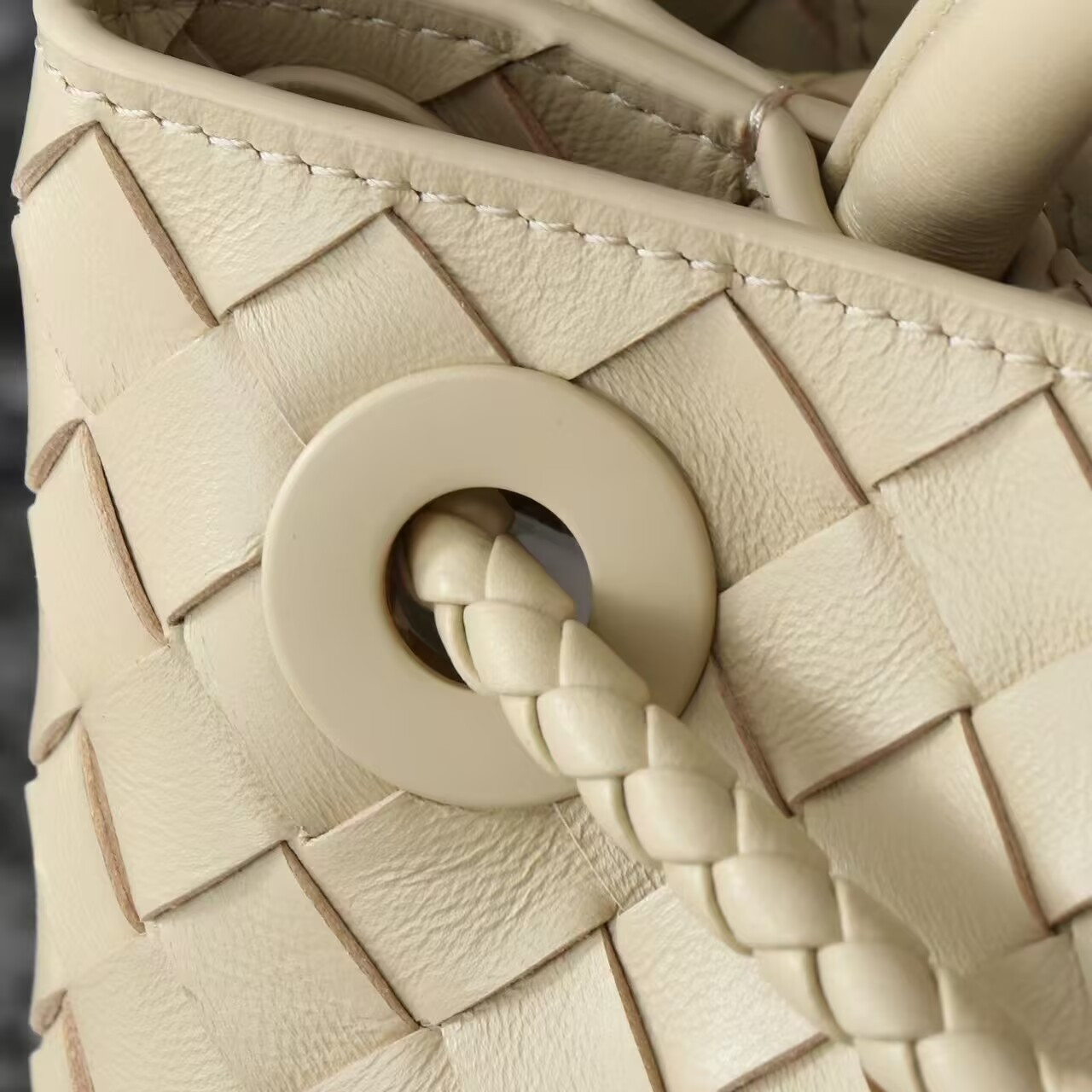 B0tt*ga Ven*ta Medium Andiamo 32x25x11CM