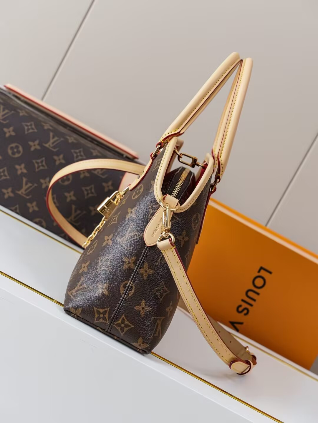 Louis Vuitton Monogram Ever More PM Handbag M15208 35x21x12cm