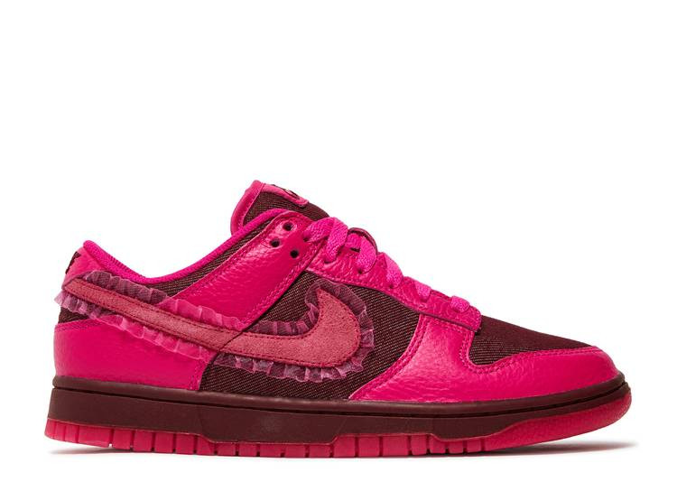 UA NIKE WMNS DUNK LOW 'VALENTINE'S DAY'