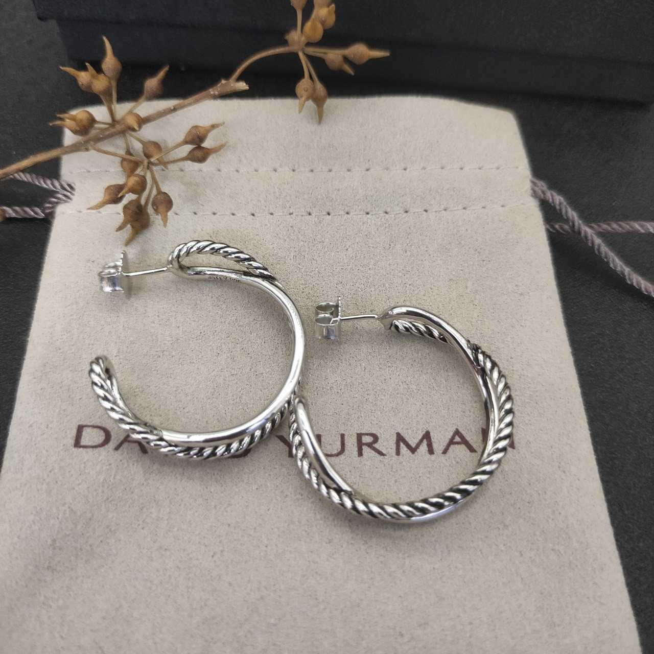 David Yurman cross twist Earrings(Inner diameter about 2.5cm)