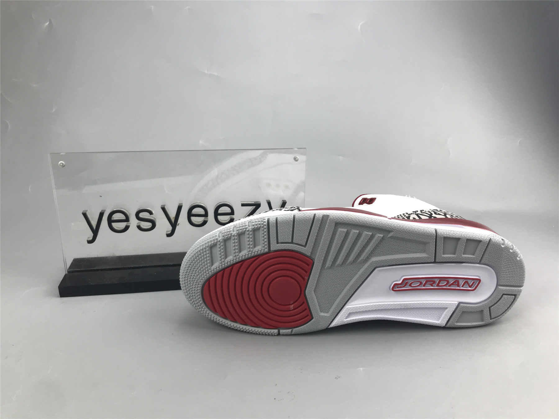 UA AIR JORDAN 3 RETRO 