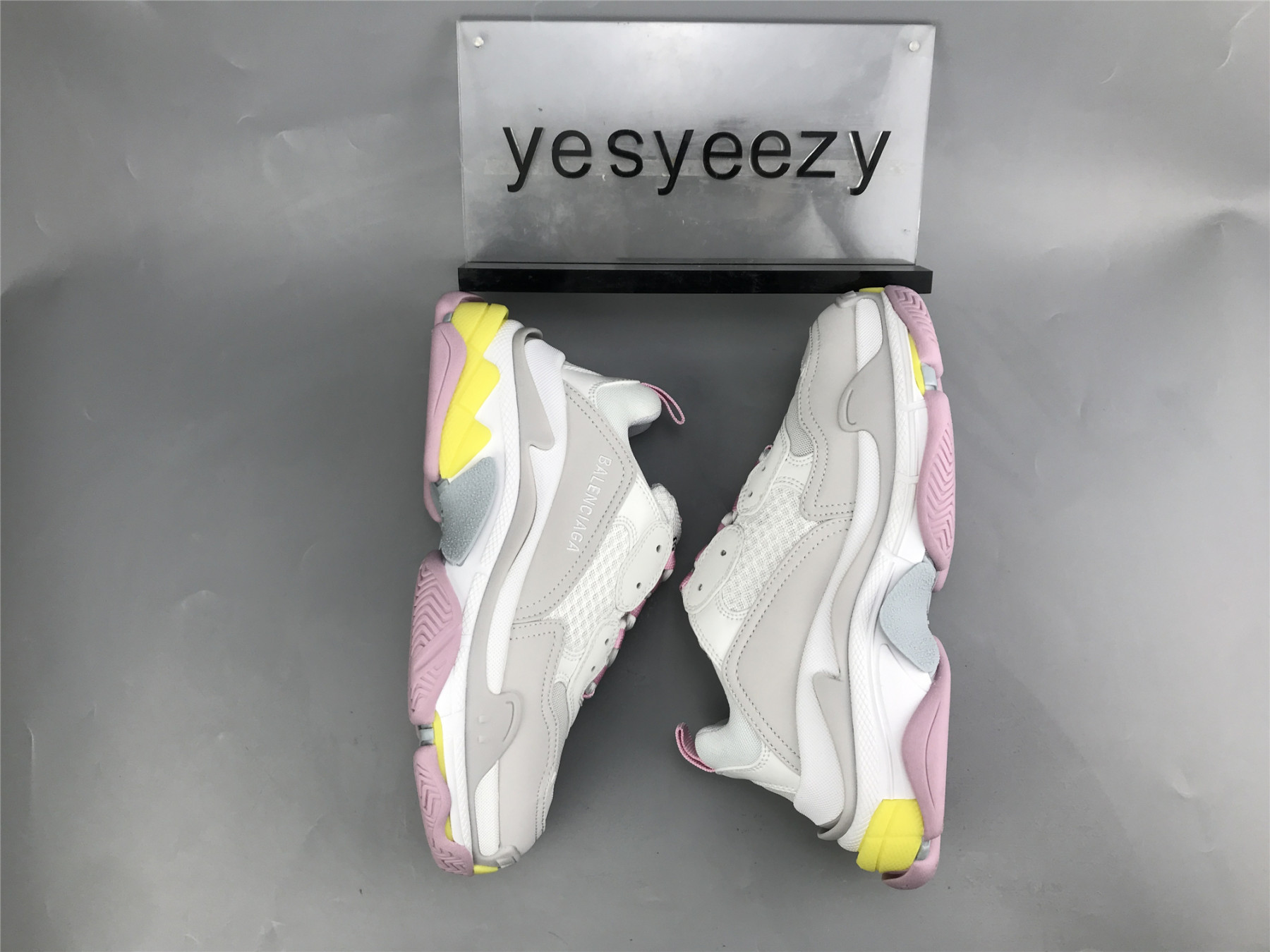 UA TRIPLE S SNEAKER YE PINK BLU GRE BK