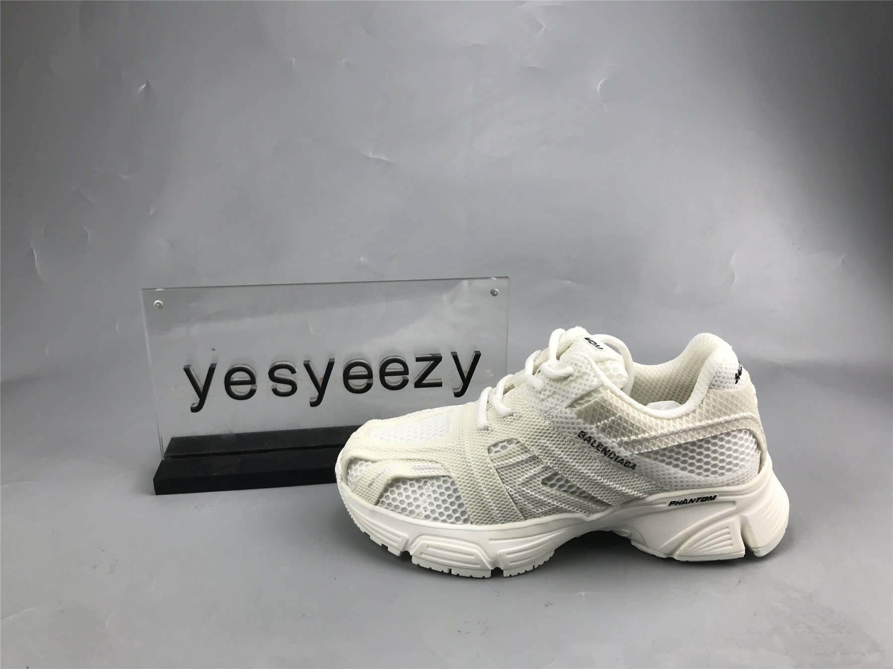 ua phanT0m sneaker white