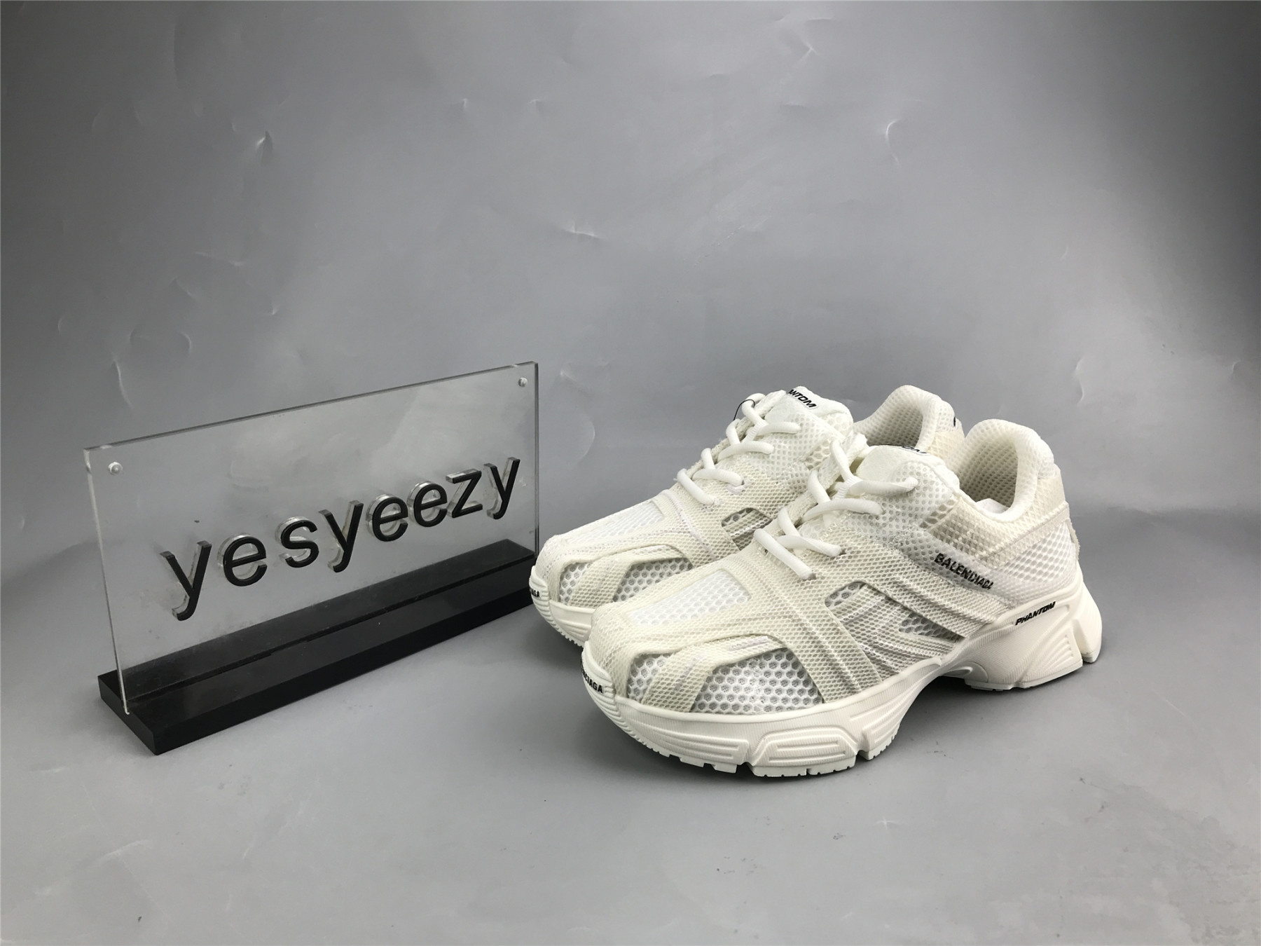 ua phanT0m sneaker white