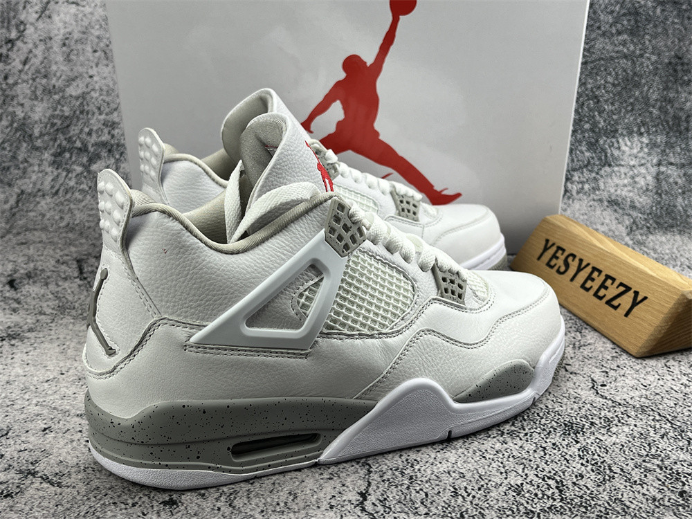 UA AIR JORDAN 4 RETRO 