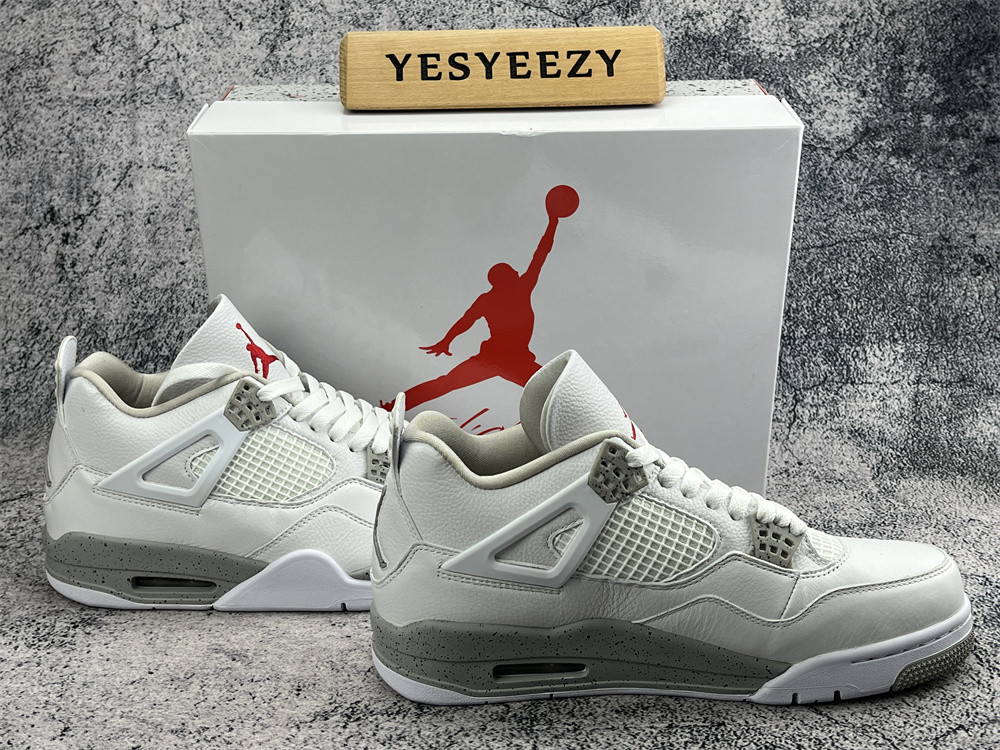 UA AIR JORDAN 4 RETRO 