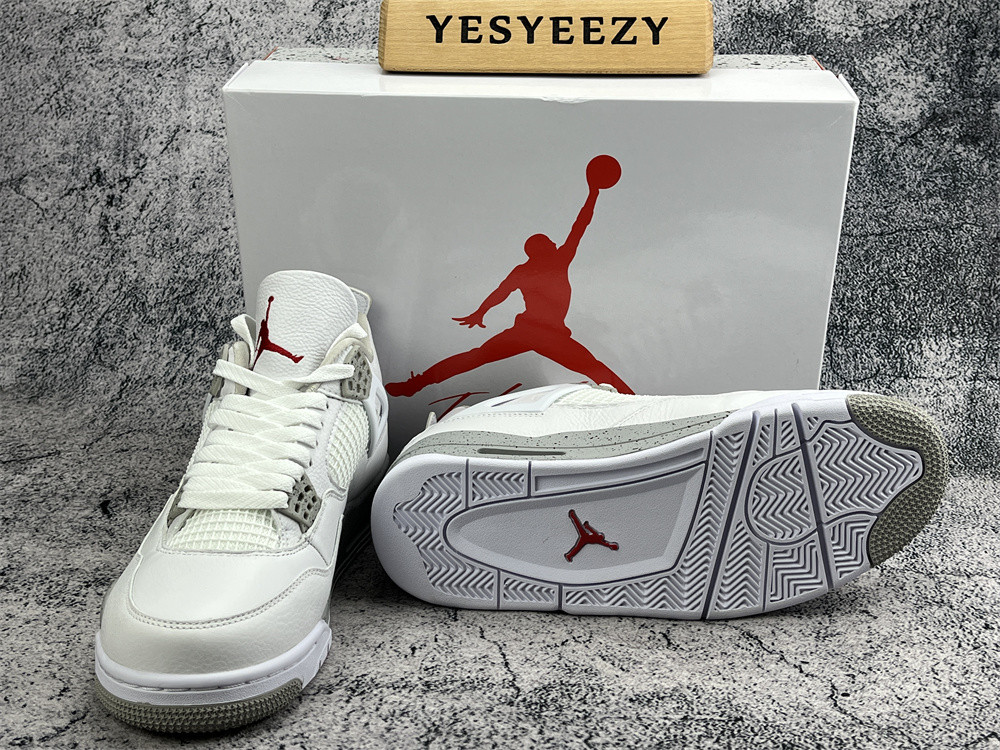 UA AIR JORDAN 4 RETRO 