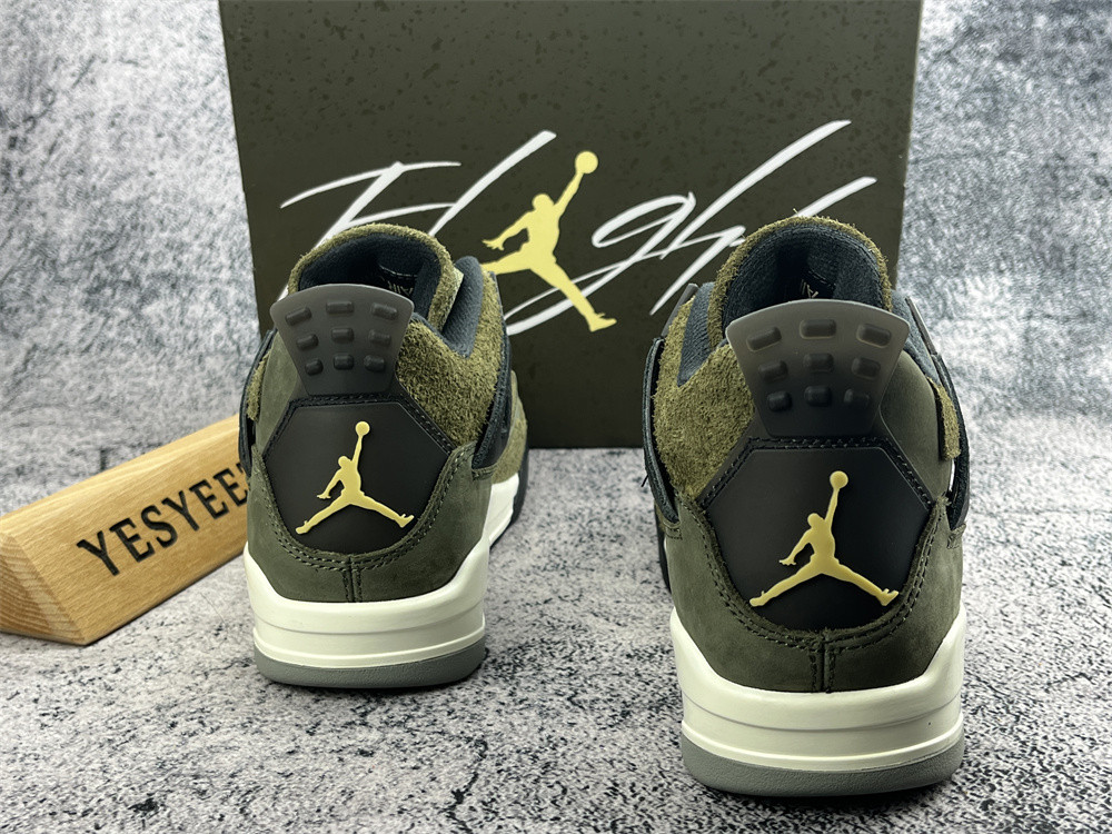 UA AIR JORDAN 4 RETRO SE 