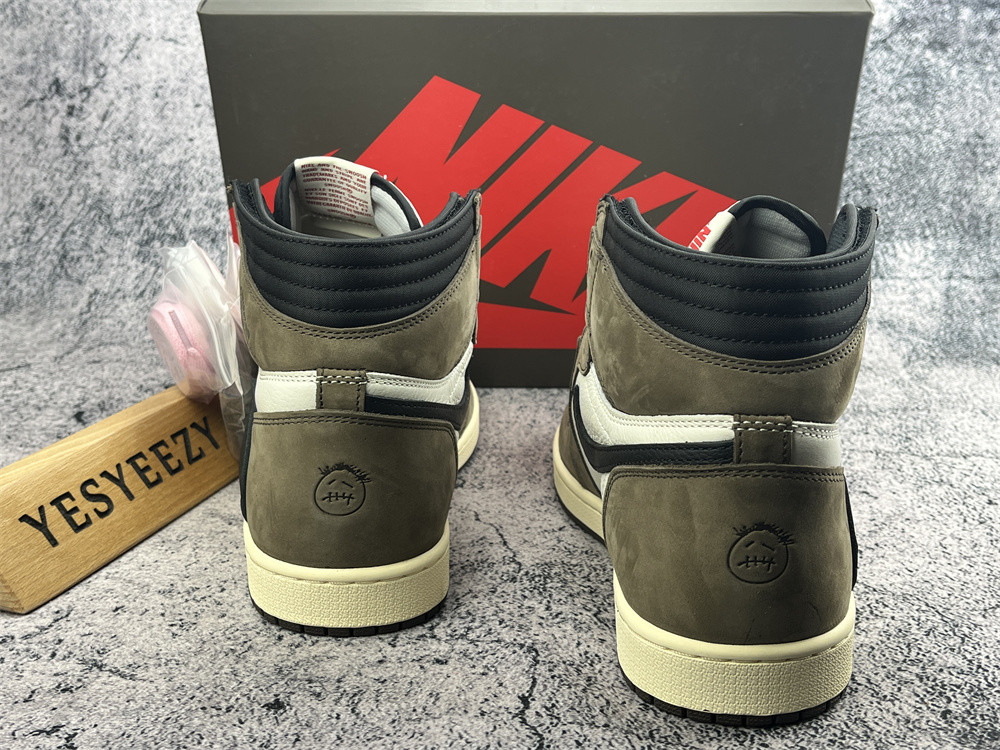 UA TRAVIS SCOTT X AIR JORDAN 1 RETRO HIGH OG 