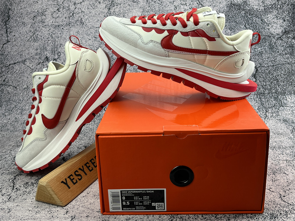 UA NIKE VAPORWAFFLE SACAI SAIL