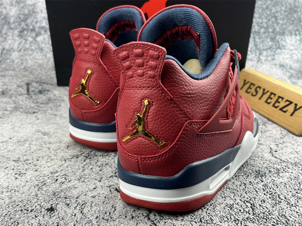 UA AIR JORDAN 4 RETRO 
