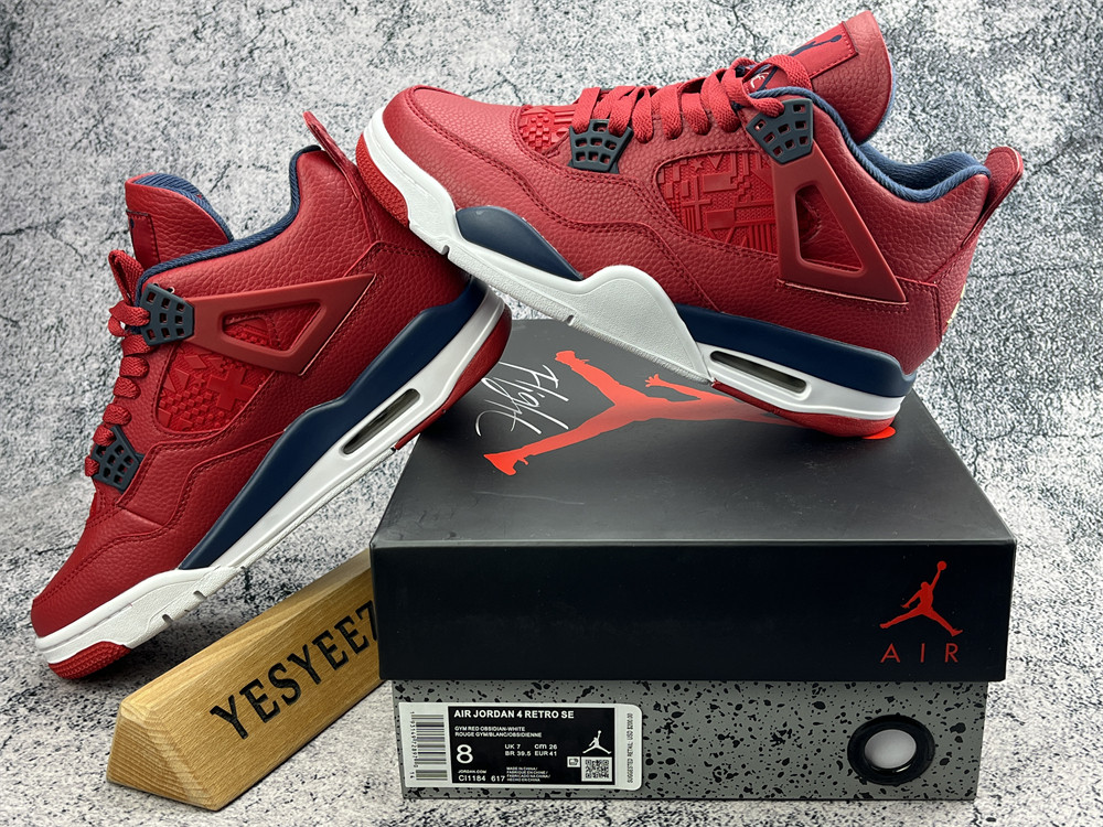 UA AIR JORDAN 4 RETRO 