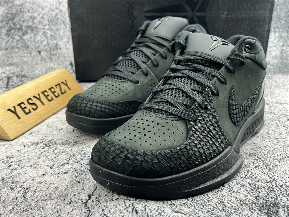 UA ZOOM KOBE 4 PROTRO