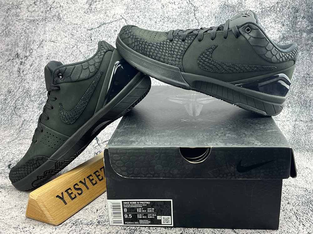 UA ZOOM KOBE 4 PROTRO