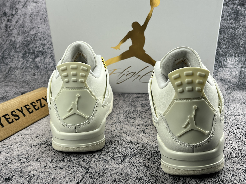 UA WMNS AIR JORDAN 4 RETRO 