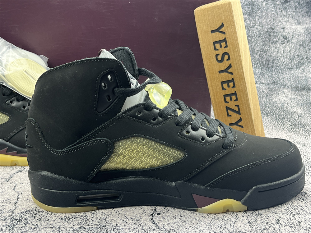 UA A MA MANIÉRE X AIR JORDAN 5 RETRO 