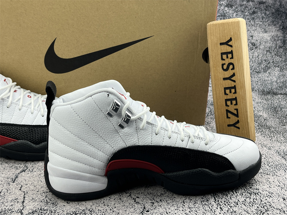 UA AIR JORDAN 12 RETRO 
