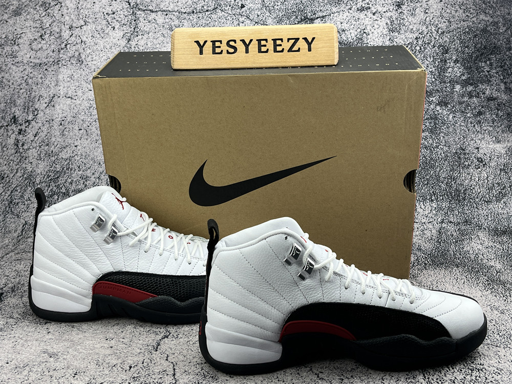 UA AIR JORDAN 12 RETRO 