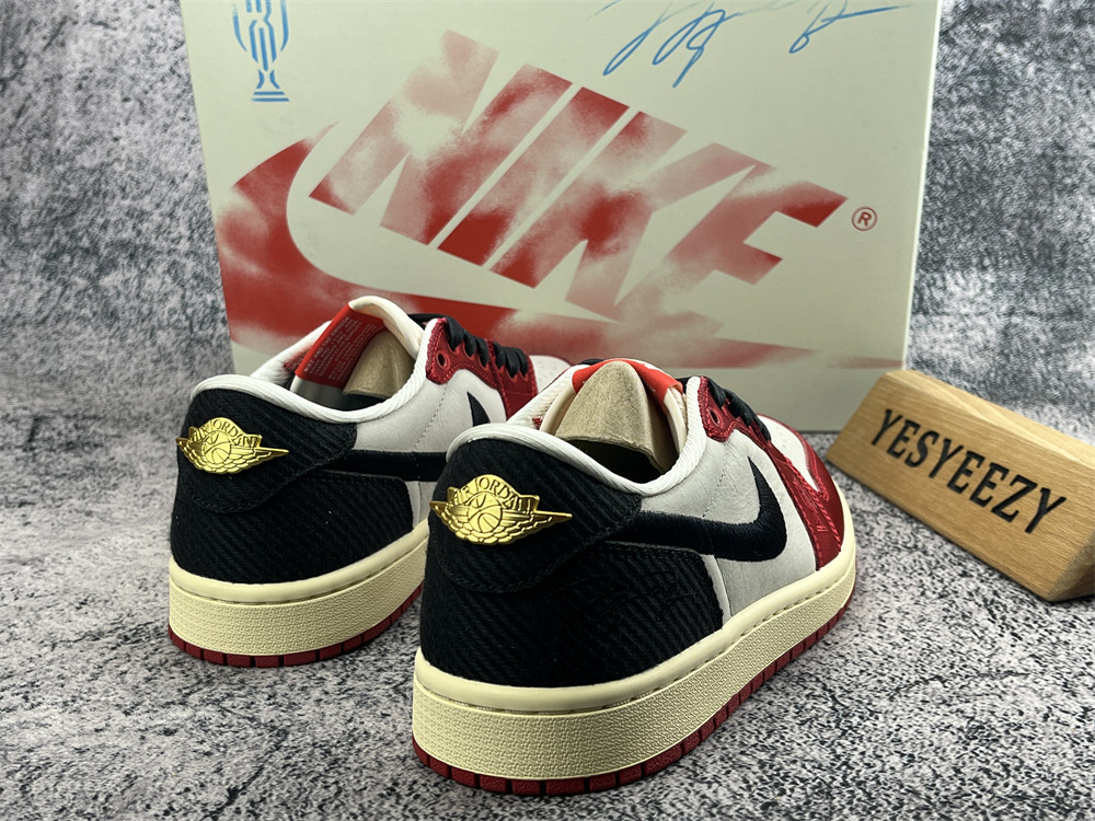 UA TROPHY ROOM X AIR JORDAN 1 RETRO LOW OG SP 