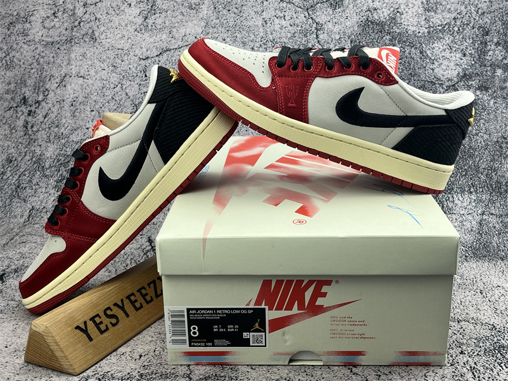 UA TROPHY ROOM X AIR JORDAN 1 RETRO LOW OG SP 