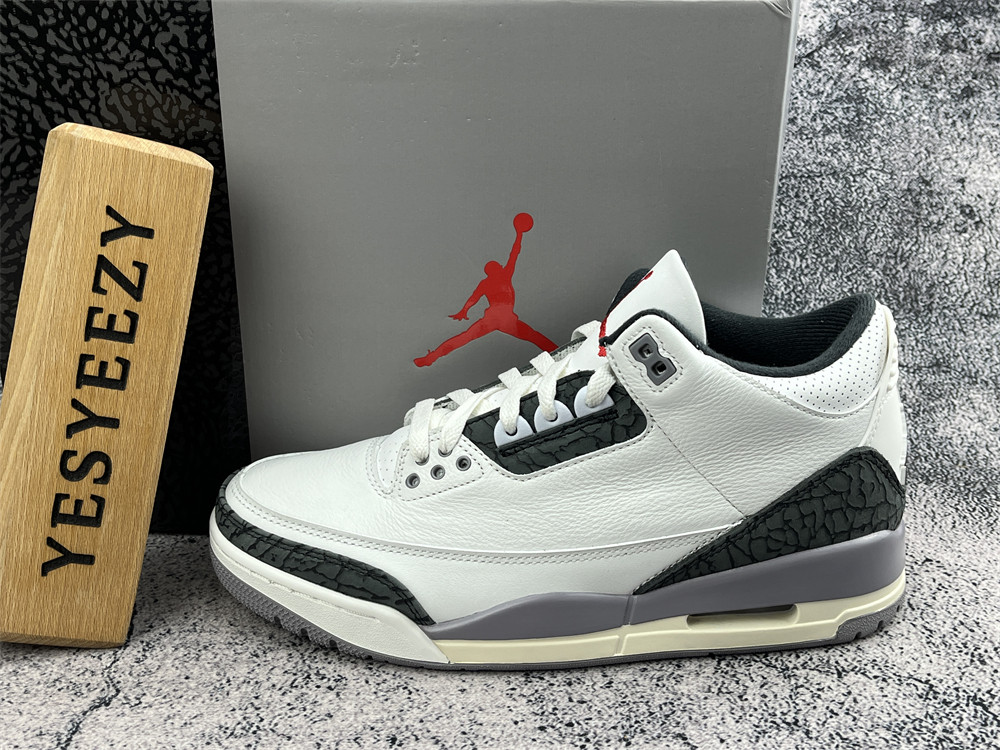 UA AIR JORDAN 3 RETRO 