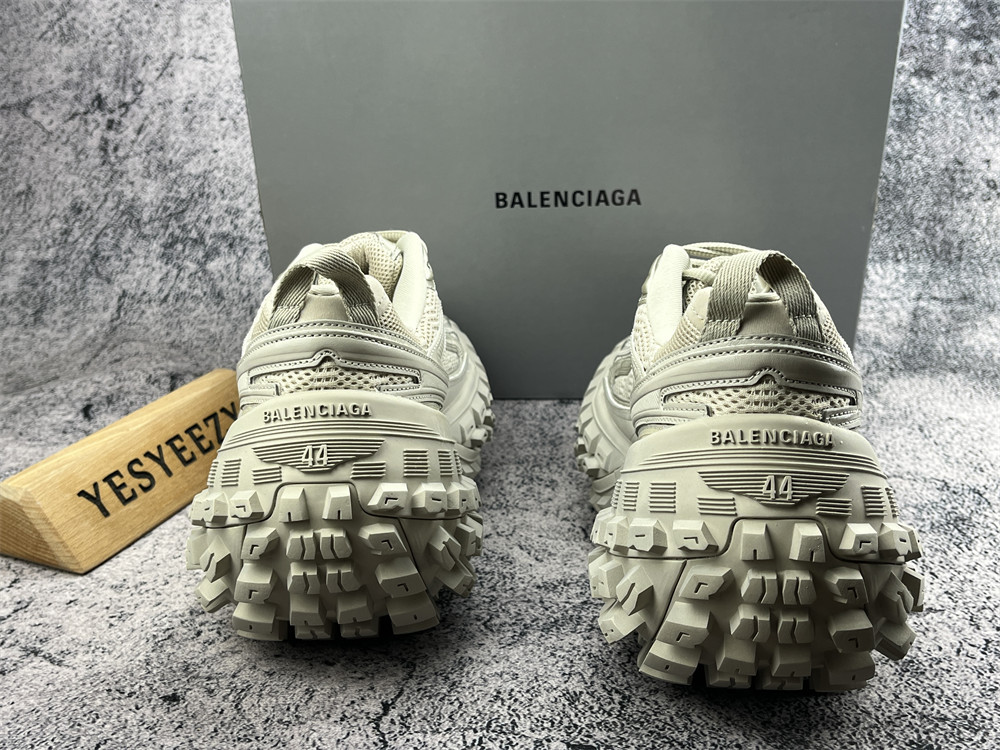 UA Balenciaga Defender Beige