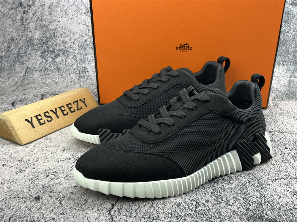 UA H**me5 Bouncing Sneaker