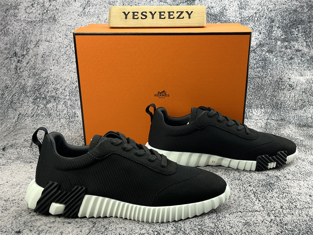 UA H**me5 Bouncing Sneaker