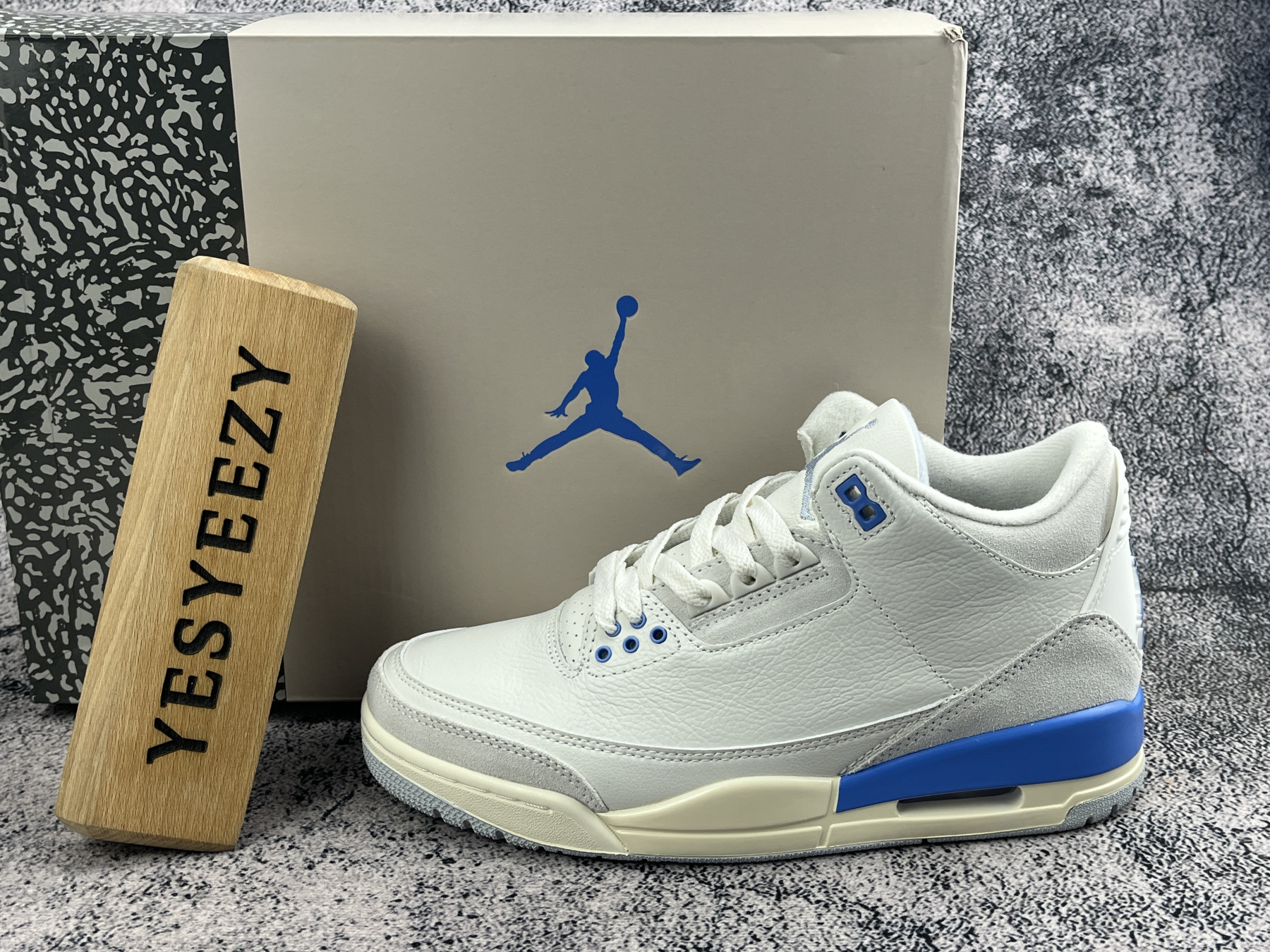 UA Jordan 3 Retro