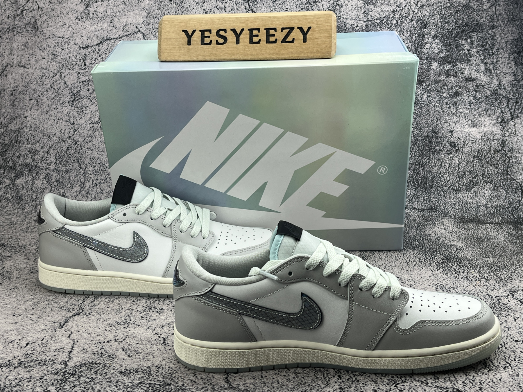 UA Jordan 1 Retro Low OG