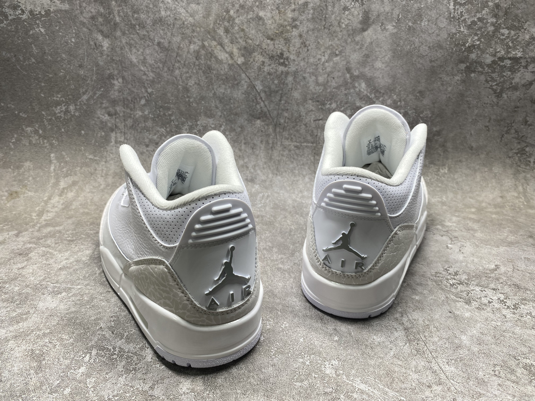 UA Air Jordan 3 Retro